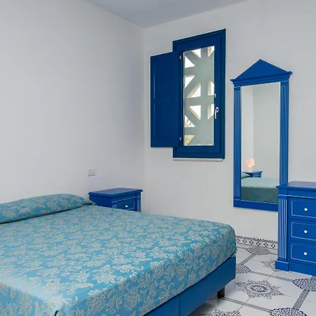 Araba Fenice Village מלון דירות טורה דל'אורסו