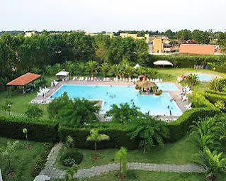 Araba Fenice Village